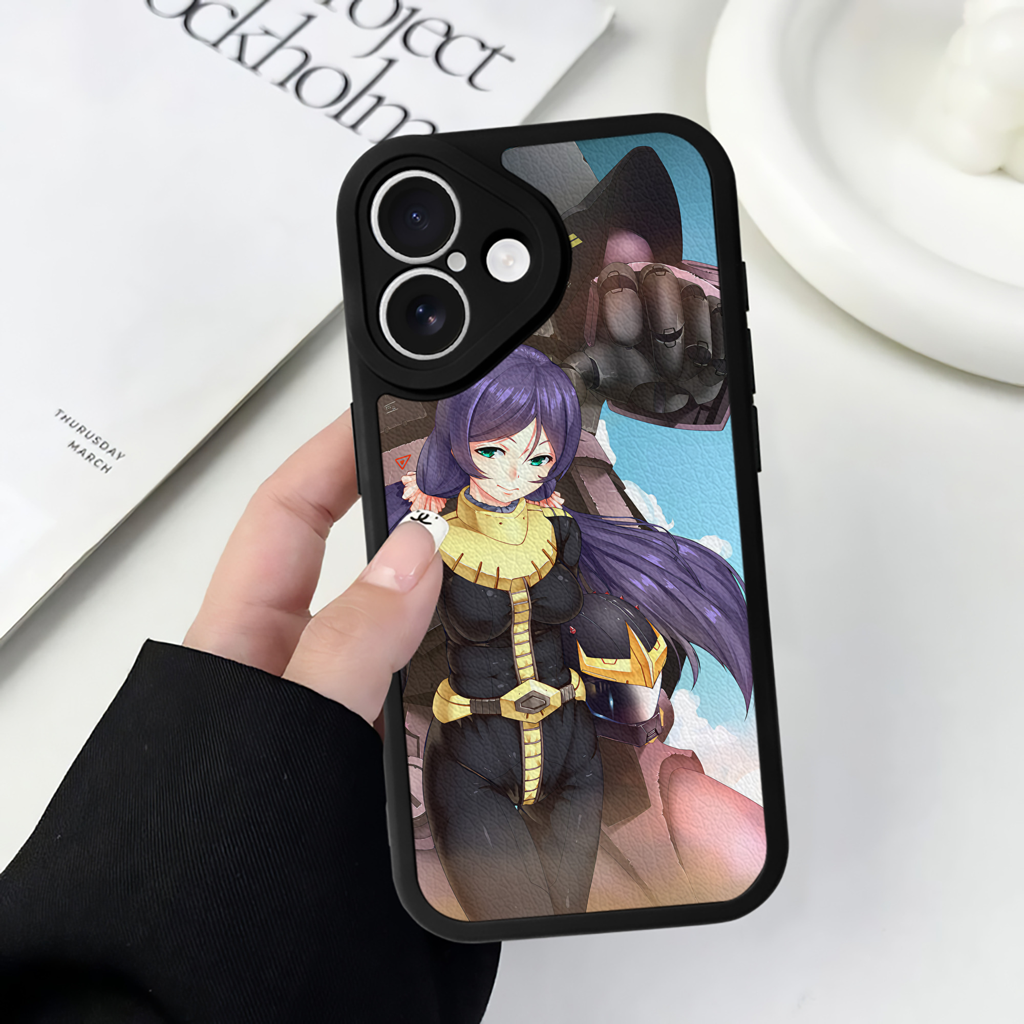 （画像用） 機動戦士ガンダム Mobile Suit Gundam 【iPhone 16シリーズ対応】シリコンスマホケース（レザー調） 材質：シリコン